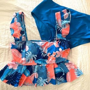 SHEIN Tropical Ruffle Hem Bikini Swimsuit